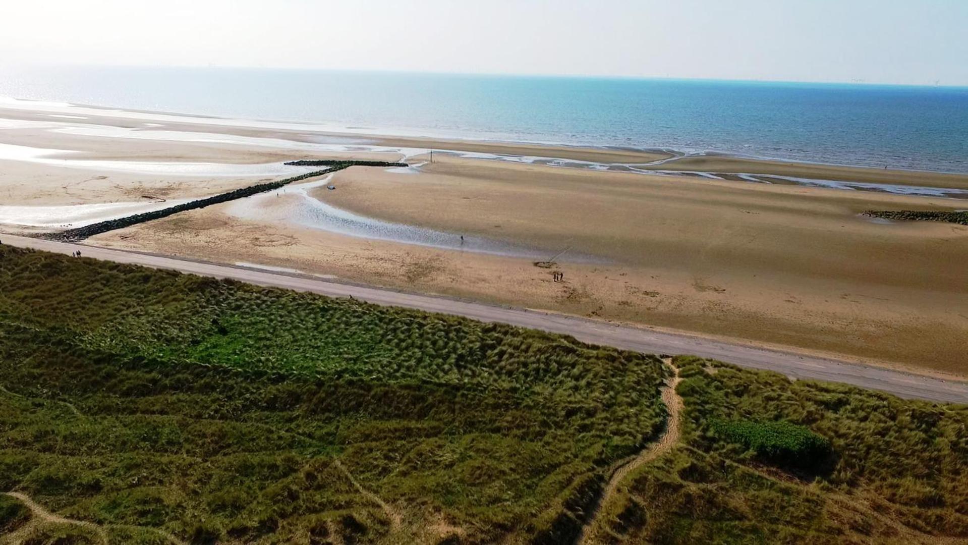 Ffrith Beach Glamping With Hot Tub Hotel Prestatyn Ngoại thất bức ảnh