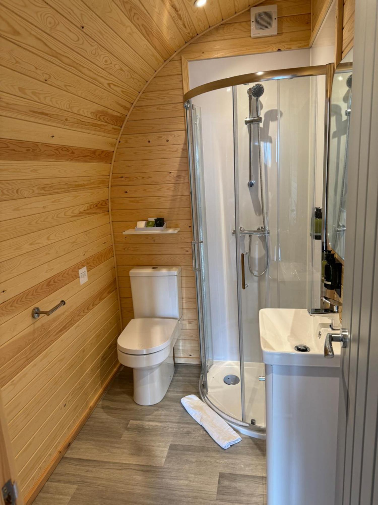 Ffrith Beach Glamping With Hot Tub Hotel Prestatyn Ngoại thất bức ảnh