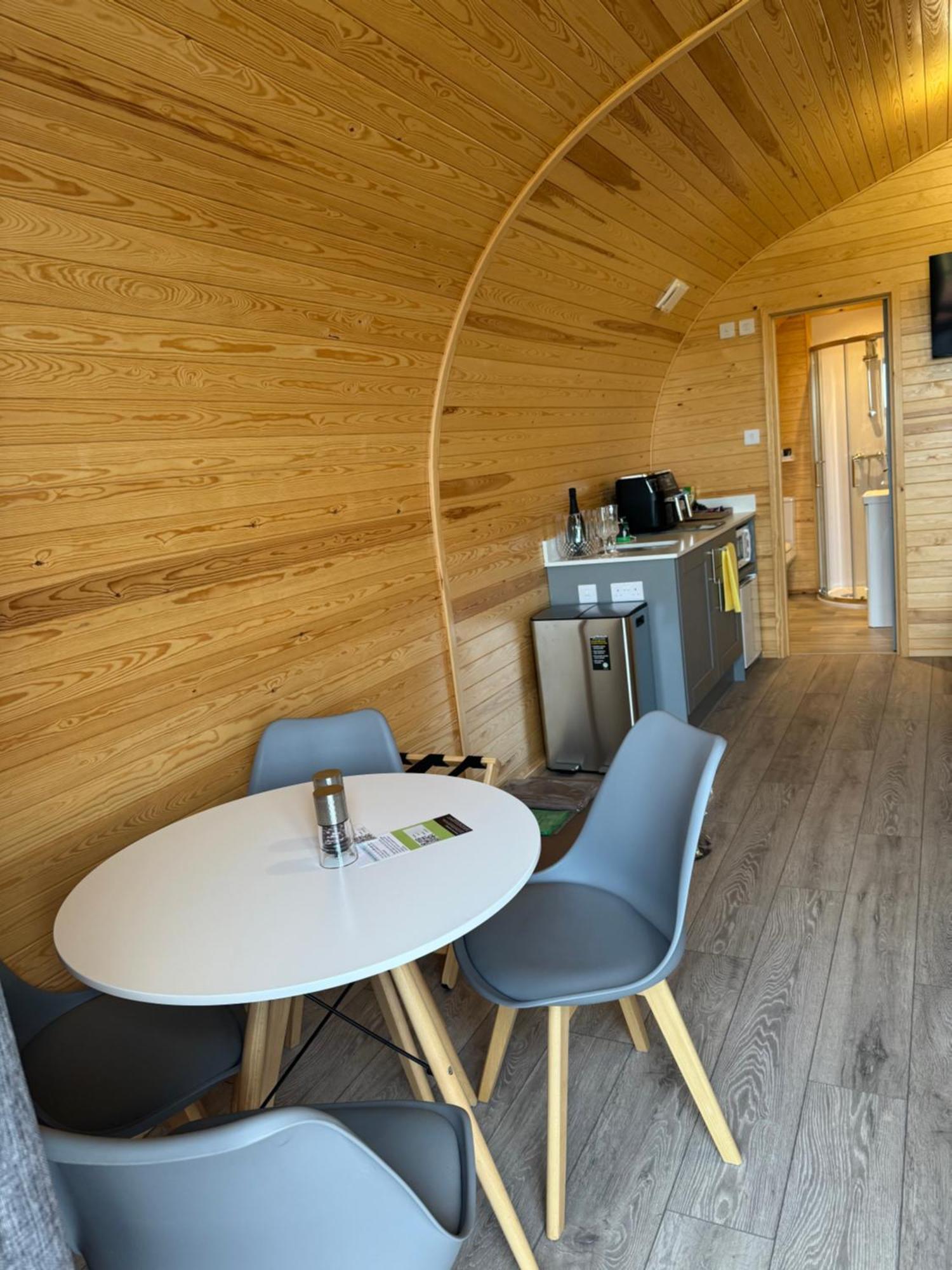 Ffrith Beach Glamping With Hot Tub Hotel Prestatyn Ngoại thất bức ảnh