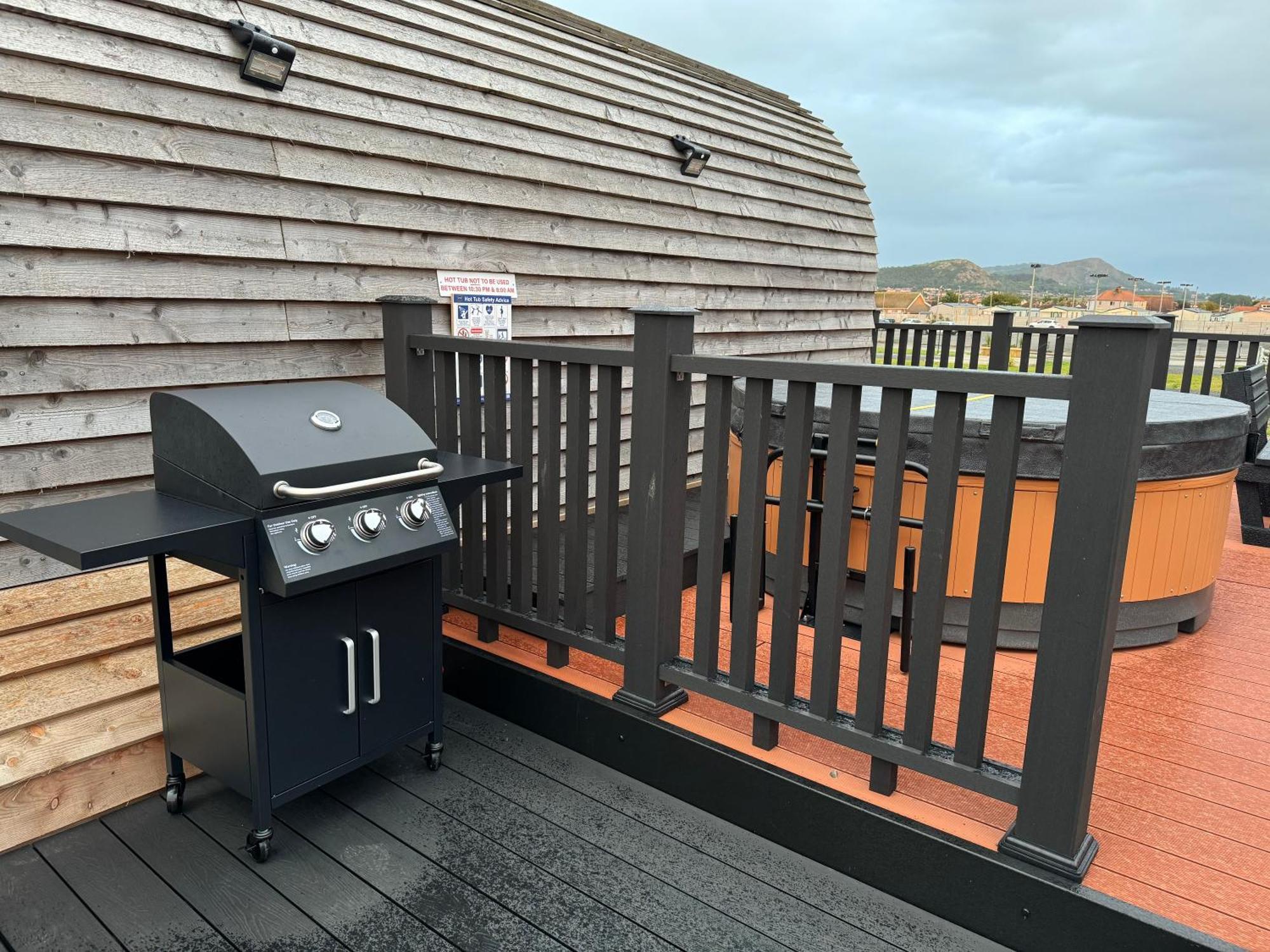 Ffrith Beach Glamping With Hot Tub Hotel Prestatyn Ngoại thất bức ảnh